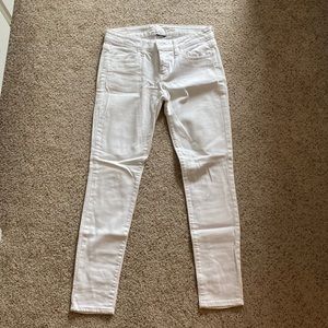 EUC American Eagle white jeans